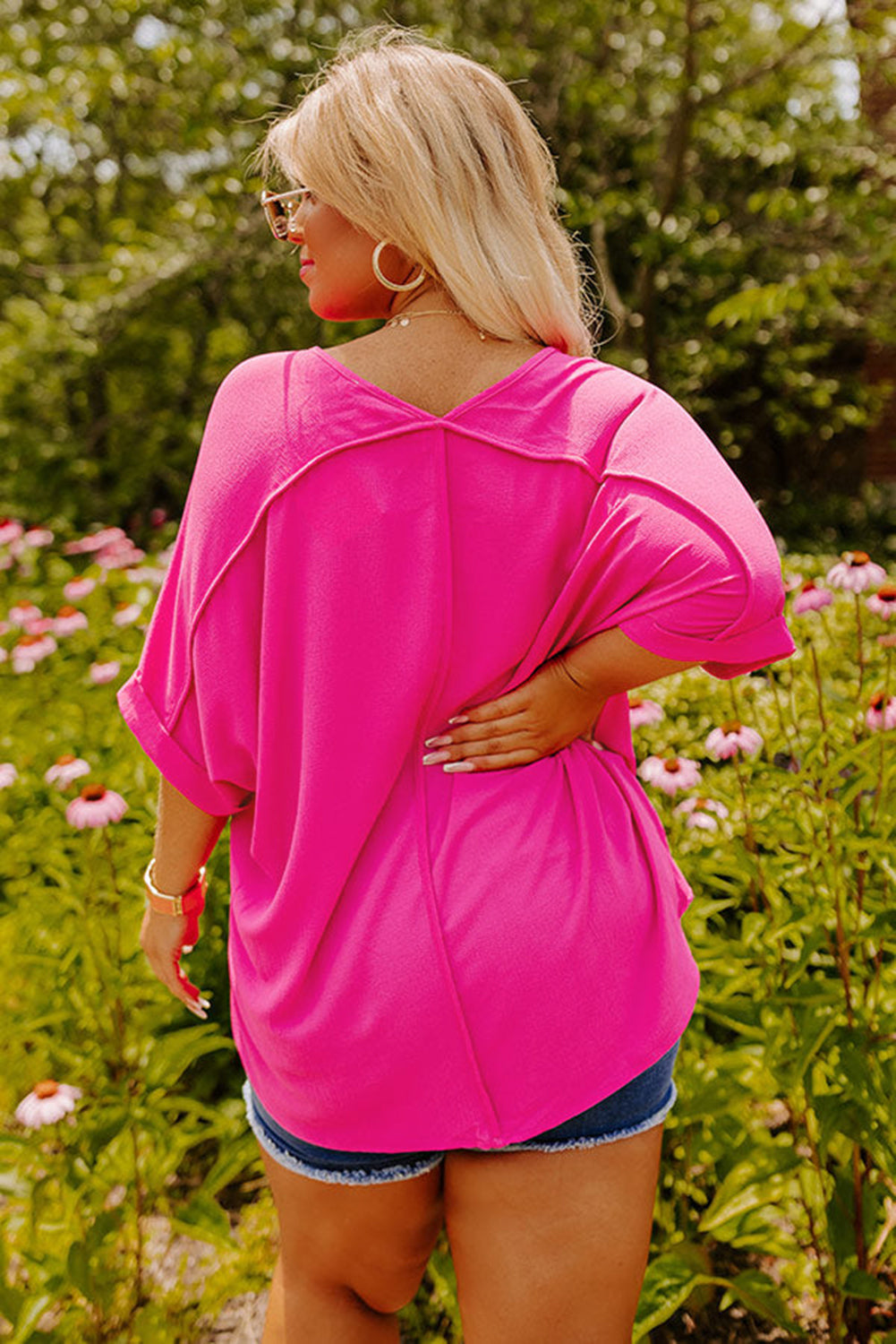 Black Seamed Back High Low Hem V Neck Cuffed Sleeve Plus Size Tee